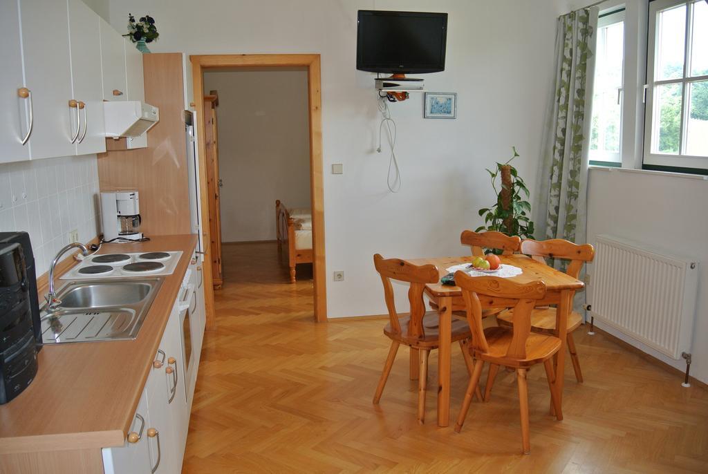 Weingut Primus Suedsteiermark Spielfeld Room photo