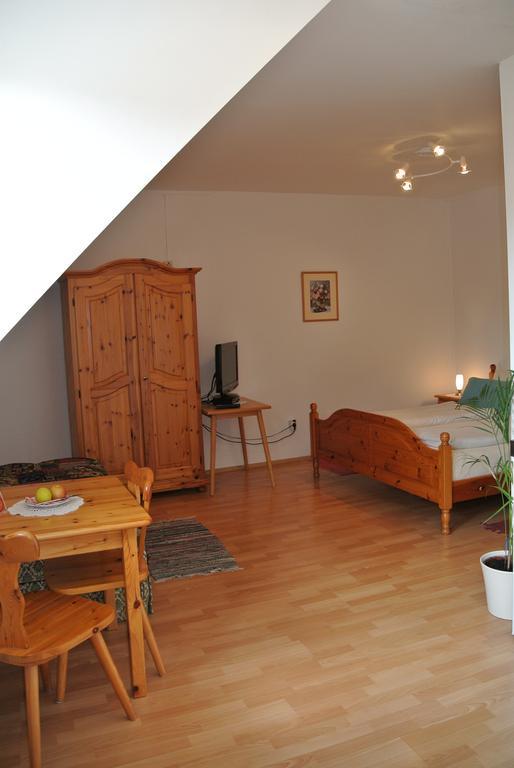 Weingut Primus Suedsteiermark Spielfeld Room photo