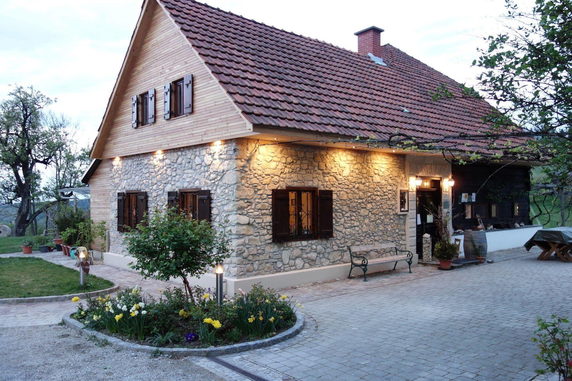 Weingut Primus Suedsteiermark Spielfeld Exterior photo