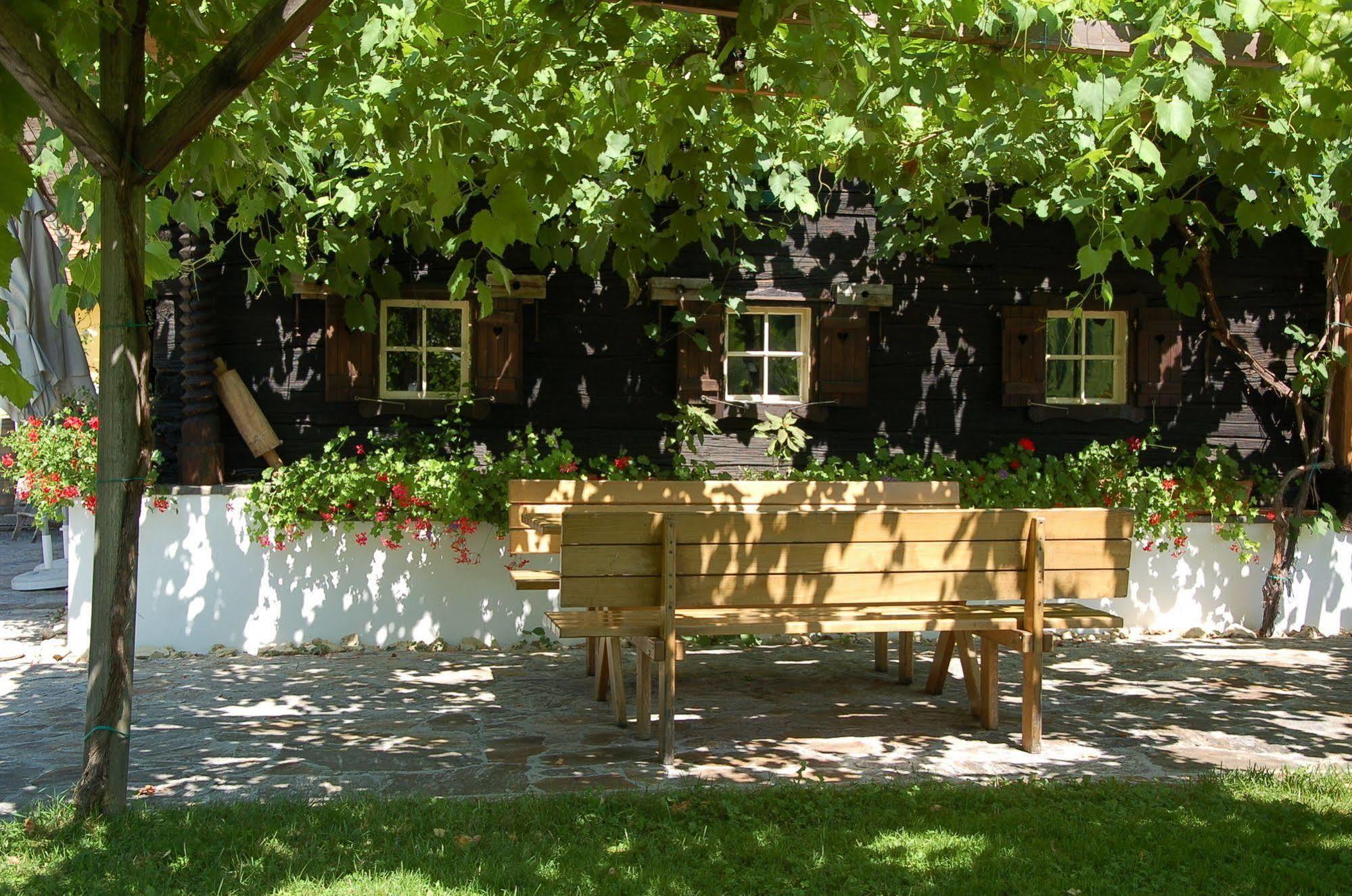 Weingut Primus Suedsteiermark Spielfeld Exterior photo